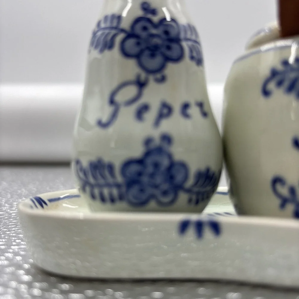 Delft Blue Netherlands Hand Painted 6‎ Piece Condiment Set Tray Wooden Spoon